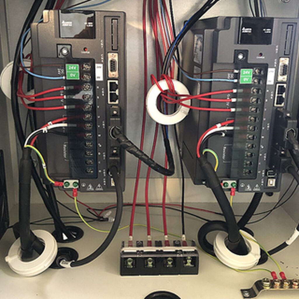 MJD180_servo_delta